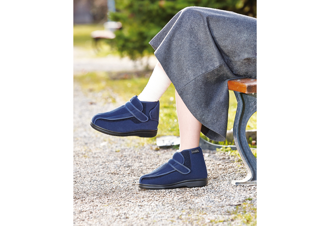 The Promed Sanicabrio DXL shoe is suitable for indoors and outdoors