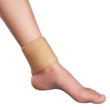 Il materiale elastico della protezione per caviglia e gamba Promed prenderà perfettamente la forma della gamba e aiuterà a ridurre l'uso delle bende.