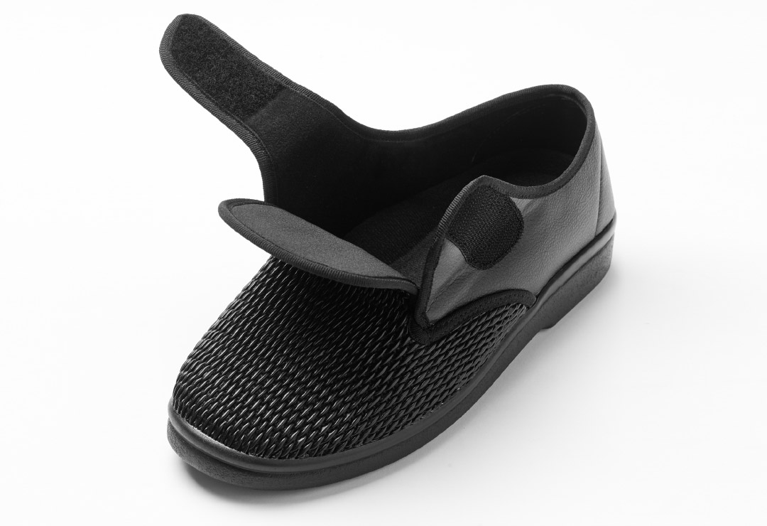 The Promed Grainau therapeutic shoe is equipped with Velcro fasteners