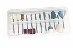 Mit diesem 16-teiligen Set haben Sie alle nötigen Aufsätze zur Hand, um eine gründliche Hornhautbehandlung und Nagelpflege vorzunehmen.