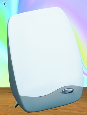 Davita Vitality Tageslichtlampe: handlich und kräftig. Sie können sie aufstellen oder auch an der Wand montieren.
