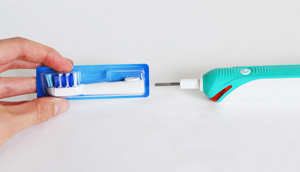 The visual pressure indicator will light up when you are cleaning your teeth with too much pressure. 