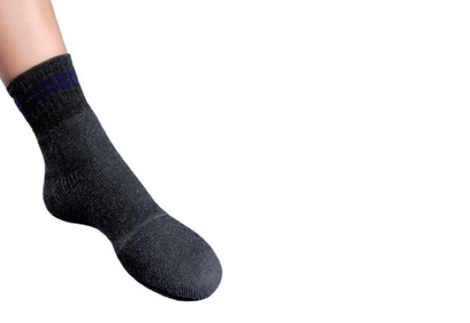 The Promed terry cloth socks with a padded cap warm and protect the foot