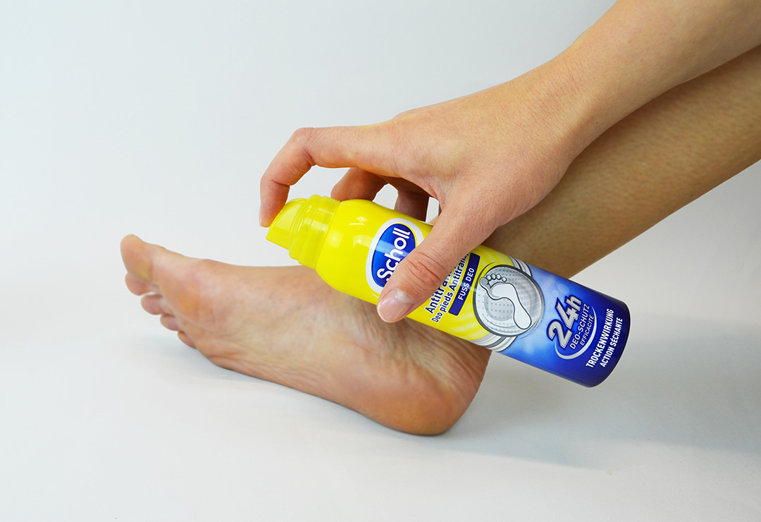 scholl_RB10044883-_fresh-step_application.jpg