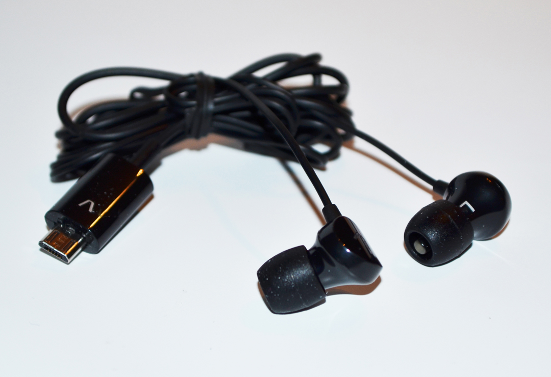 valkee_headset_with-earbuds_product.JPG