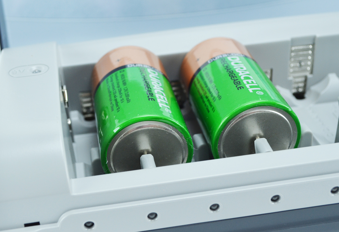 duracell_2D-CHAR_batteries-D-charger_application.JPG
