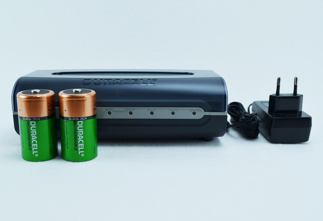 duracell_2D-CHAR_batteries-D-charger_lieferung.JPG