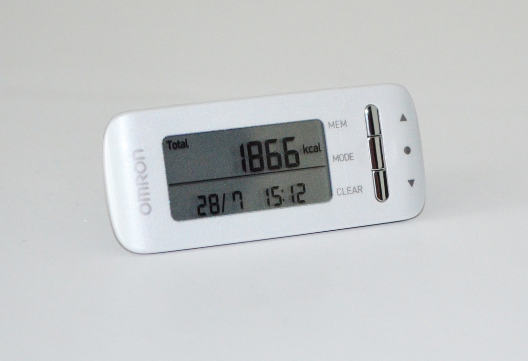 •Pedometer
•24-Stunden-Aufzeichnung des Kalorienverbrauchs