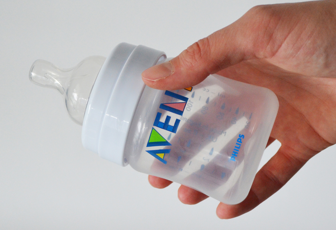 avent_SCF680_flasche_application.JPG