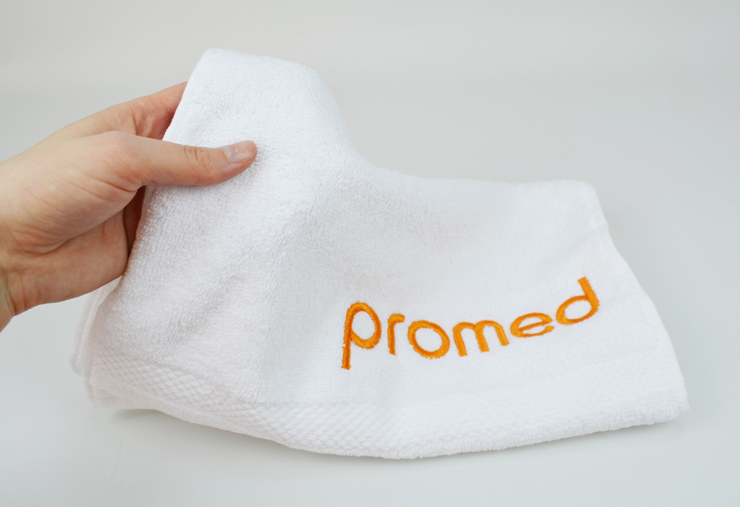 Asciugamano Promed in cotone 100% per una perfetta igiene nel tuo studio.