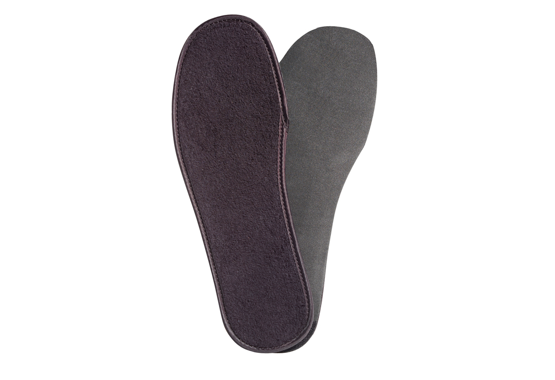 High-quality Promed insole with terry cloth cover for extra soft step comfort.