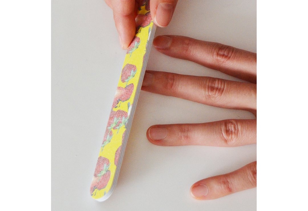 Nail file for filing fingernails or toenails