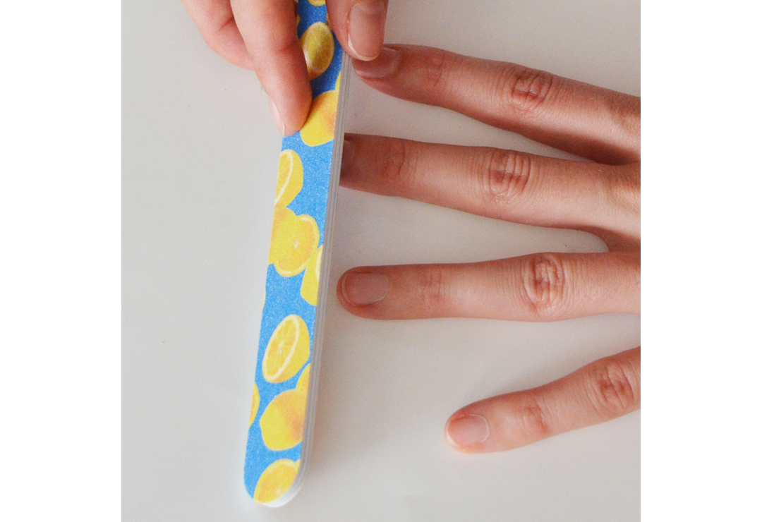 Nail file for filing fingernails or toenails