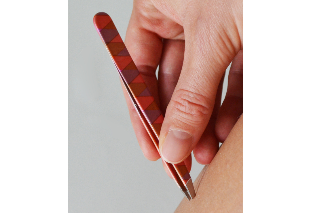 The practical tweezers can be used in many ways