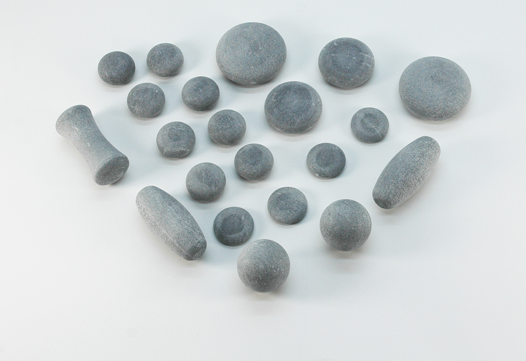 For hot stone therapy or massage: choose from an extensive set of high-quality Hukka soapstone products.