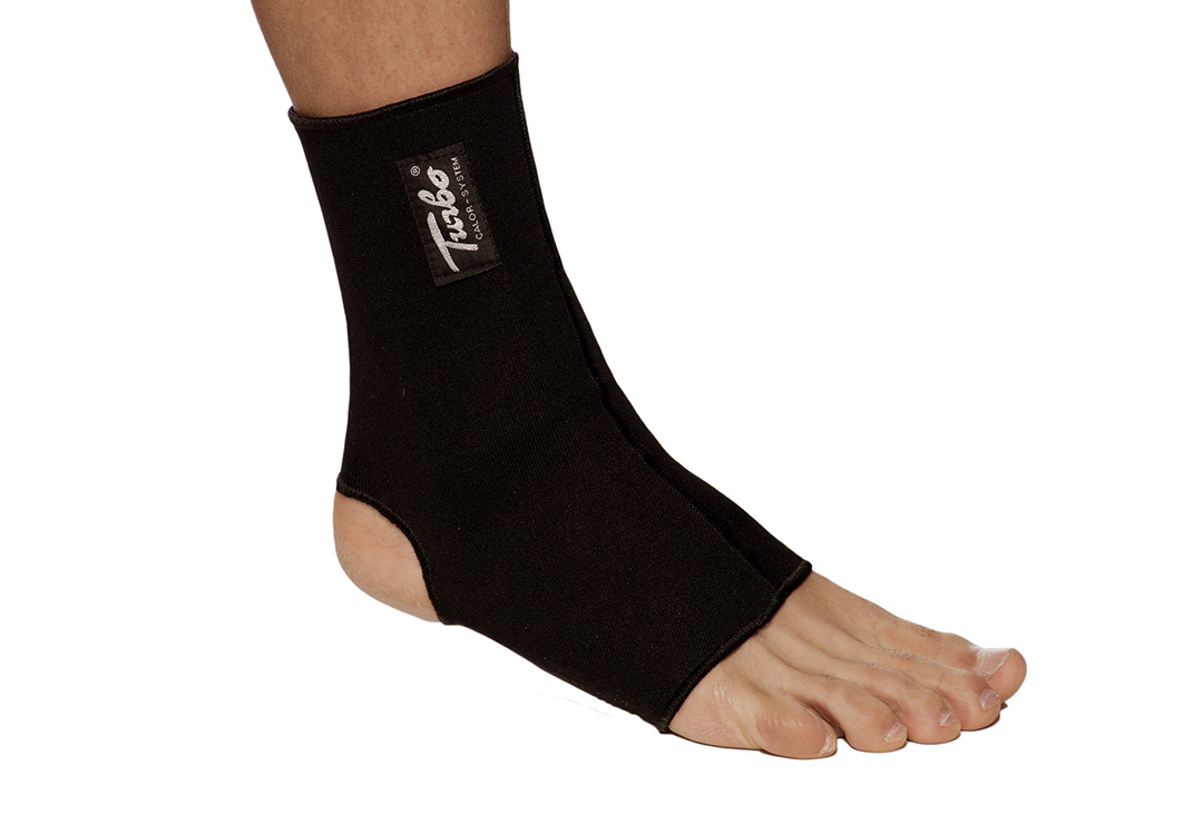 Bendaggio per caviglia Turbo med / bendaggio per articolazione della caviglia con un alto confort e tallone aperto per una migliore ventilazione
