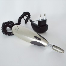 The powerful Beurer MP60 P comes with 3 + 6 attachments that can be used to care for the fingernails and toenails.