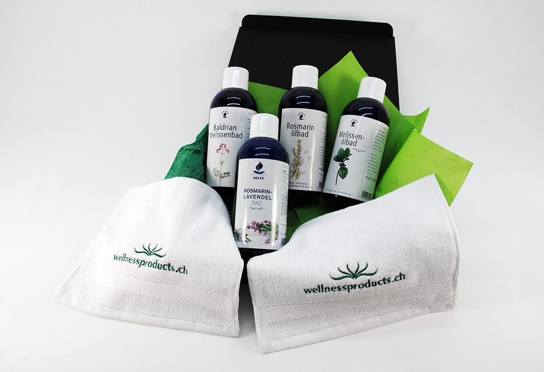 Wellness in large format: 4x 1 liter Helfe bath emulsions & oil baths with 2 towels - everything nicely packaged