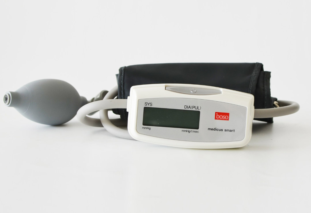 Boso Medicus Smart Tensiomètre à bras pour une circonférence du bras de 22-32 cm