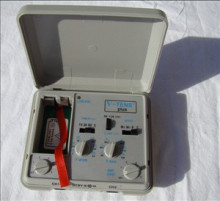 TENS und Elektroakupunktur in einem Gerät, 4 Elektroden, 4 Modi, die Behandlung von 2 Bereichen, inklusive Timer und Stromadapter