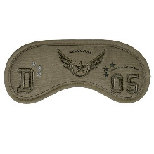Classy and cool at the same time - this Daydream Army sleep mask impresses with its high quality, attractive design and perfect effect.