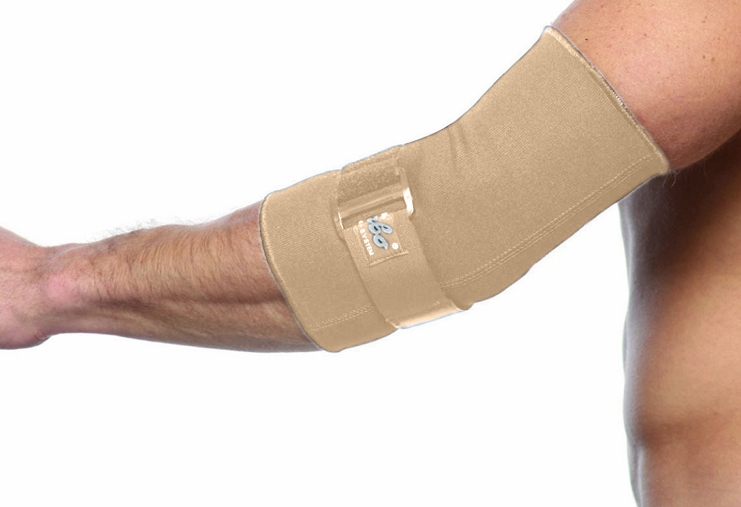 Le bandage de coude Turbo Med aide à prévenir les mouvements les plus extrêmes de l'articulation du coude, en particulier lorsque vous souffrez d'arthrite, et le maintient stable