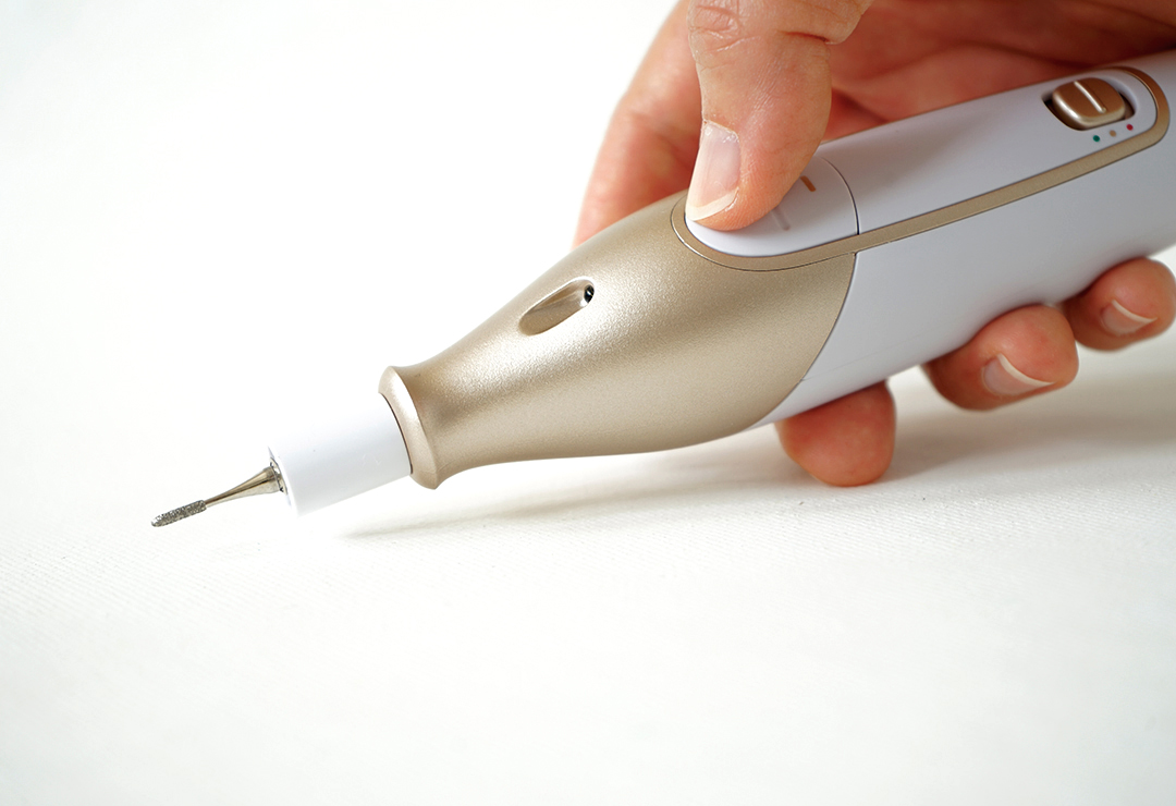 The Beurer MP64 is intended for the treatment of hands (manicure)
<br>and feet (pedicure)