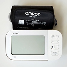 Tensiomètre intelligent Omron X7 pour le bras supérieur avec de nombreuses fonctions utiles