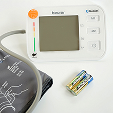 Monitor della pressione sanguigna da braccio superiore Beurer BM57