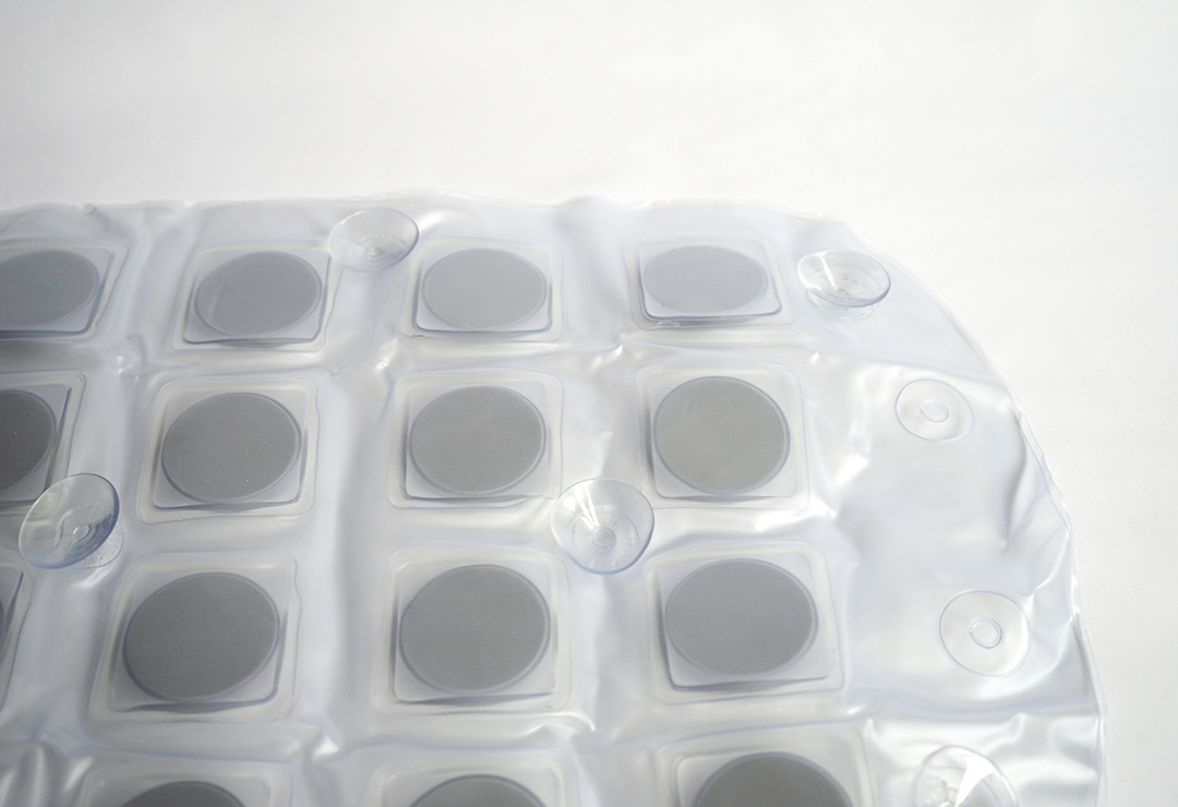 Adhesive suction cups on the underside of the Medisana BBS2 mat