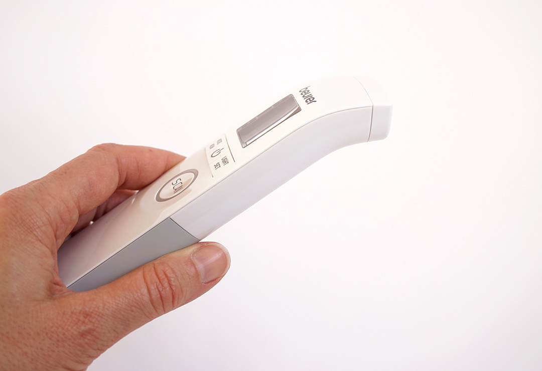 Das Beurer FT 95 ermöglicht eine hygienische berührungsfreie Messung