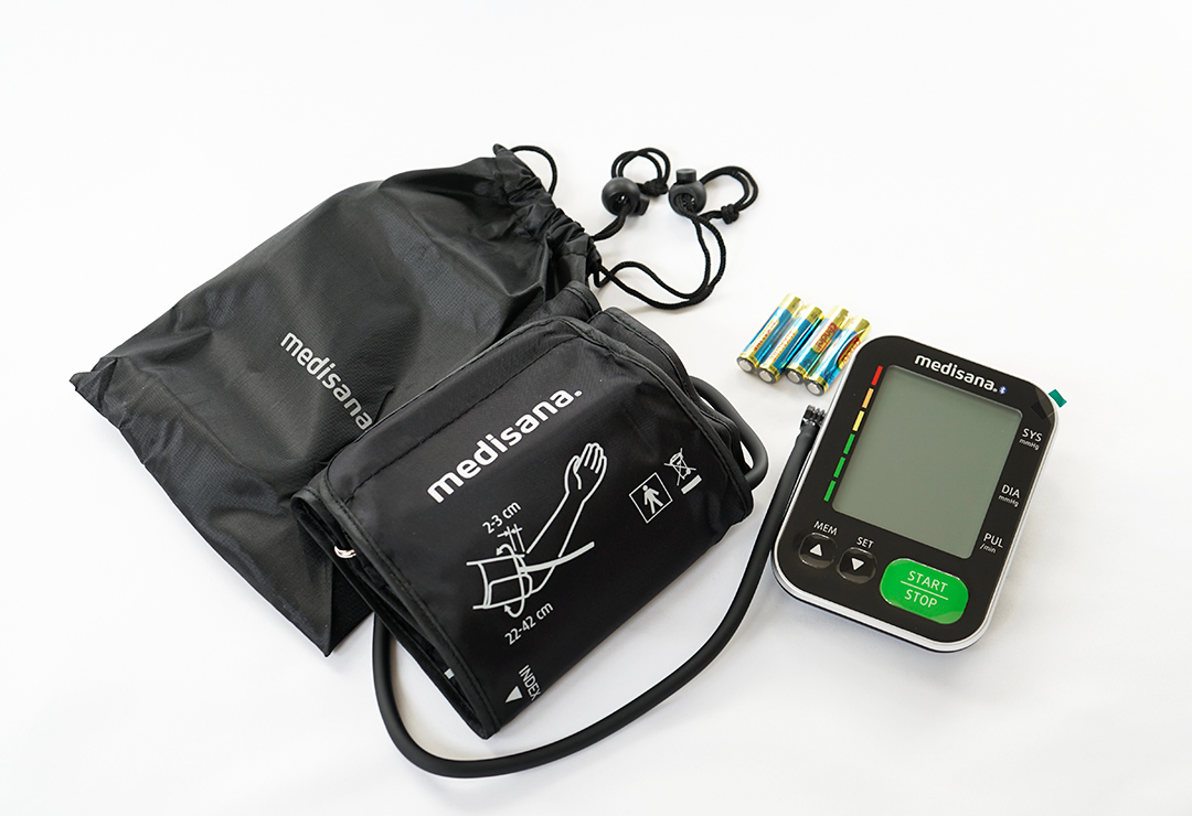 Medisana BU570 Connect completo di bracciale, batterie e custodia