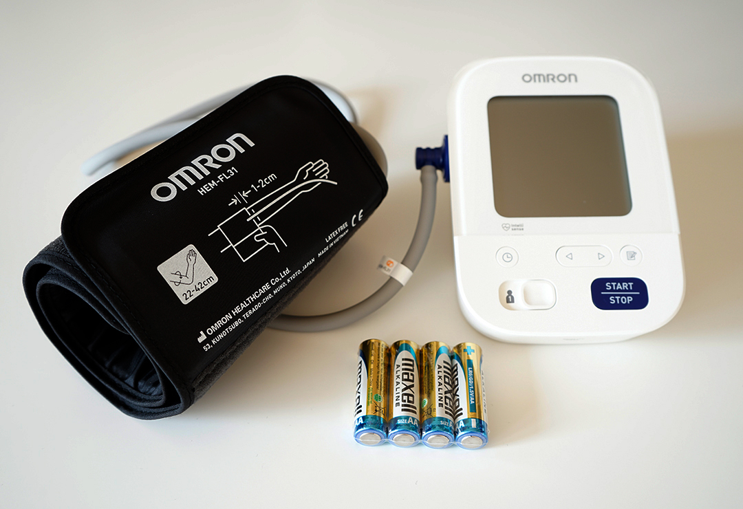 Einfach zu bedienendes Blutdruckmessgerät Omron M3 Comfort für den Oberarm in verlässlicher Omron-Qualität 