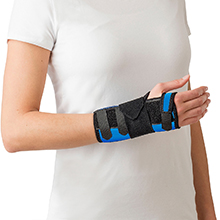 This Manutete wrist orthosis can be used on the right hand