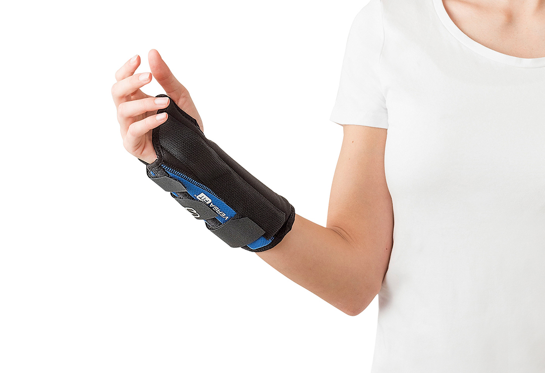 Versa Fit wrist support with customizable aluminum splint