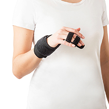 The Manufixe finger orthosis can be used on the right or left hand