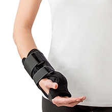 Manufixe carpal wrist orthosis with moldable aluminum splint