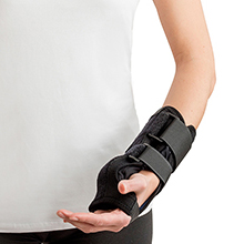 Manufixe carpal wrist orthosis with moldable aluminum splint