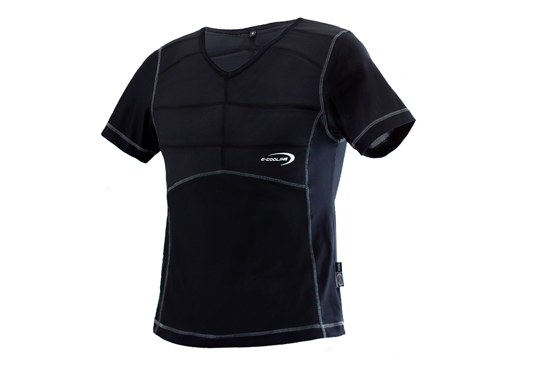 Das E.COOLINE Powercool SX3 T-Shirt ist ideal bei Hitze in der Arbeit oder in der Freizeit