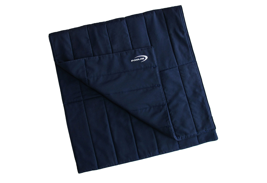The E.COOLINE Powercool SX3 BigPad cooling blanket is ideal on hot summer days