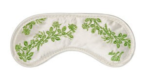 Bestens geschützt einschlafen - mit der Schlafbrille und den Wirkstoffen der Aloe Vera.